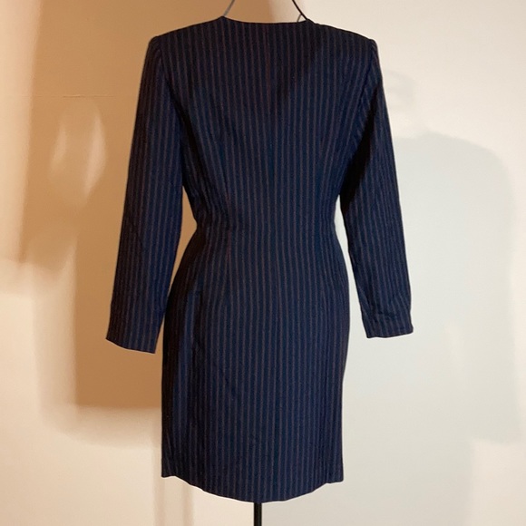 Vintage Maggie London Pinstripe Wrap Dress 6 - Picture 4 of 5